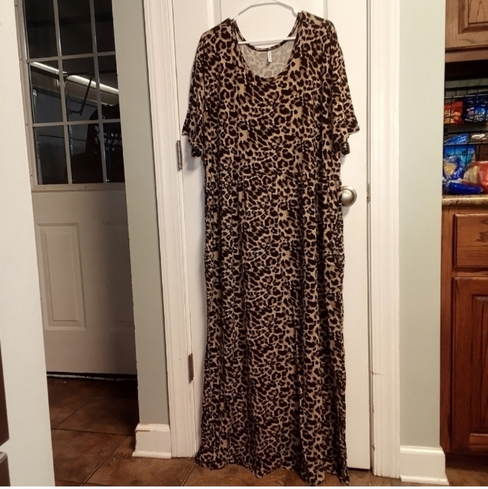 Longyuan Leopard Print Maxi Dress Women 6X Black Brown EUC Dressy Party Summer